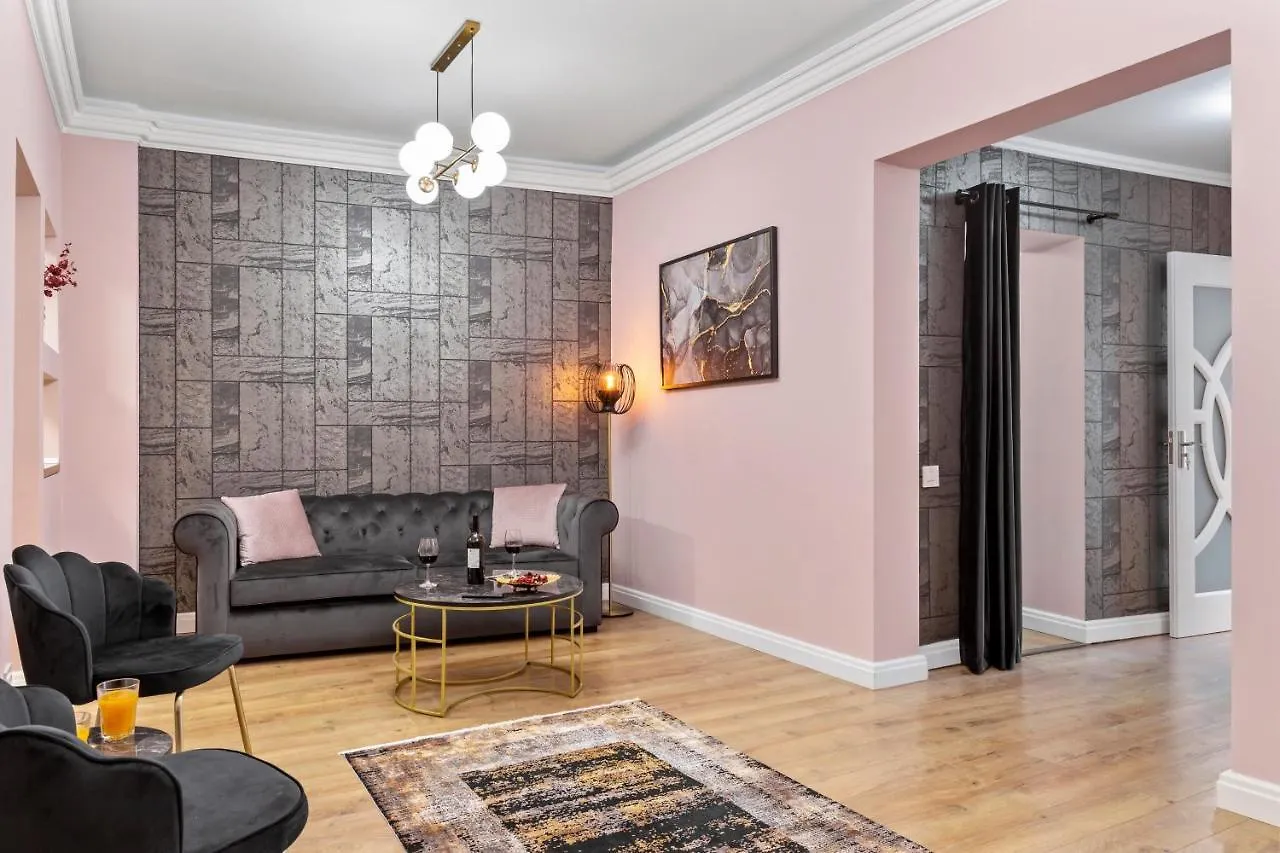Coquet By Art City Bucharest Apartment